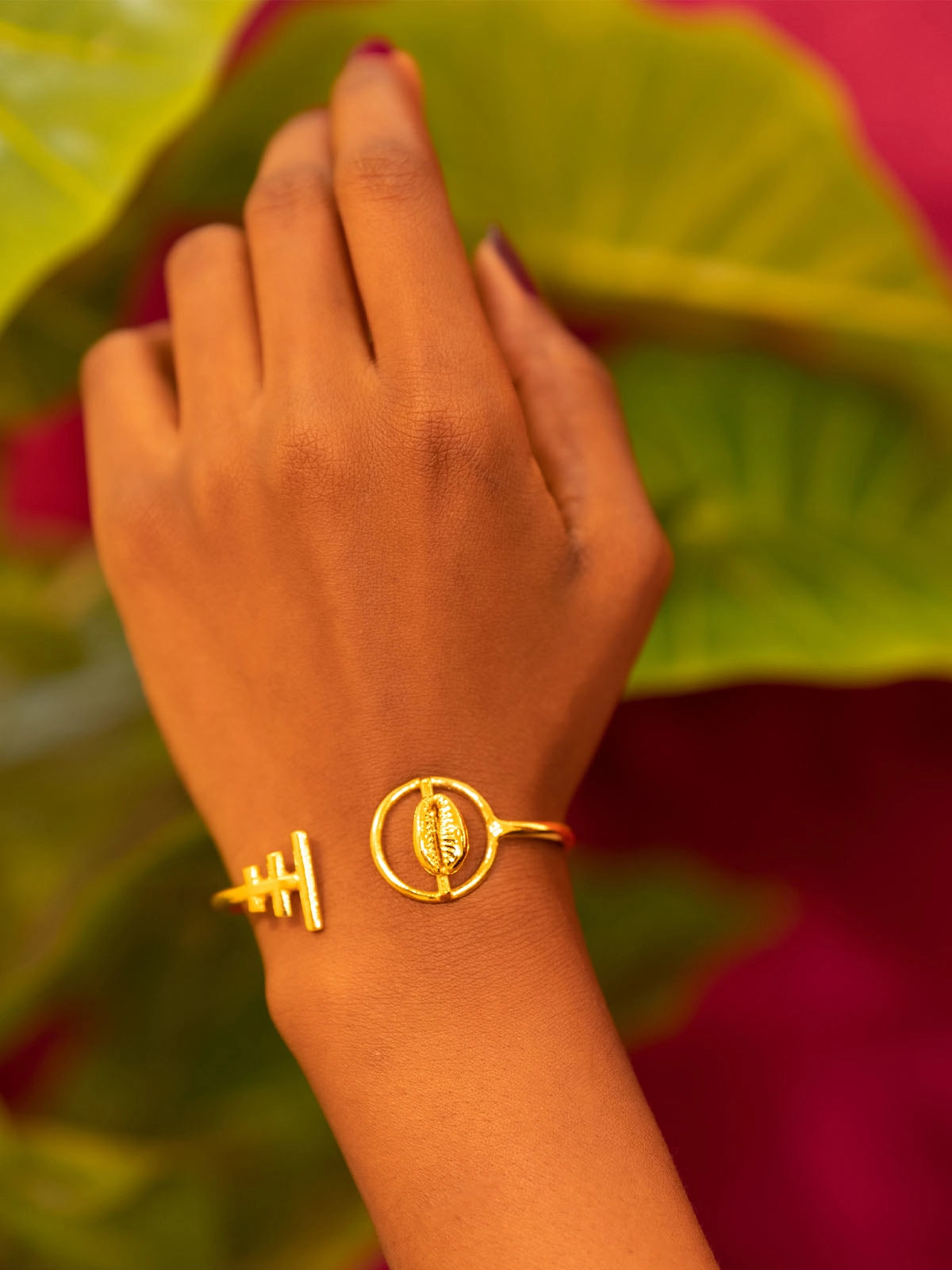 Bracelet cauri bronze design faitmain artisanat senegal afrique