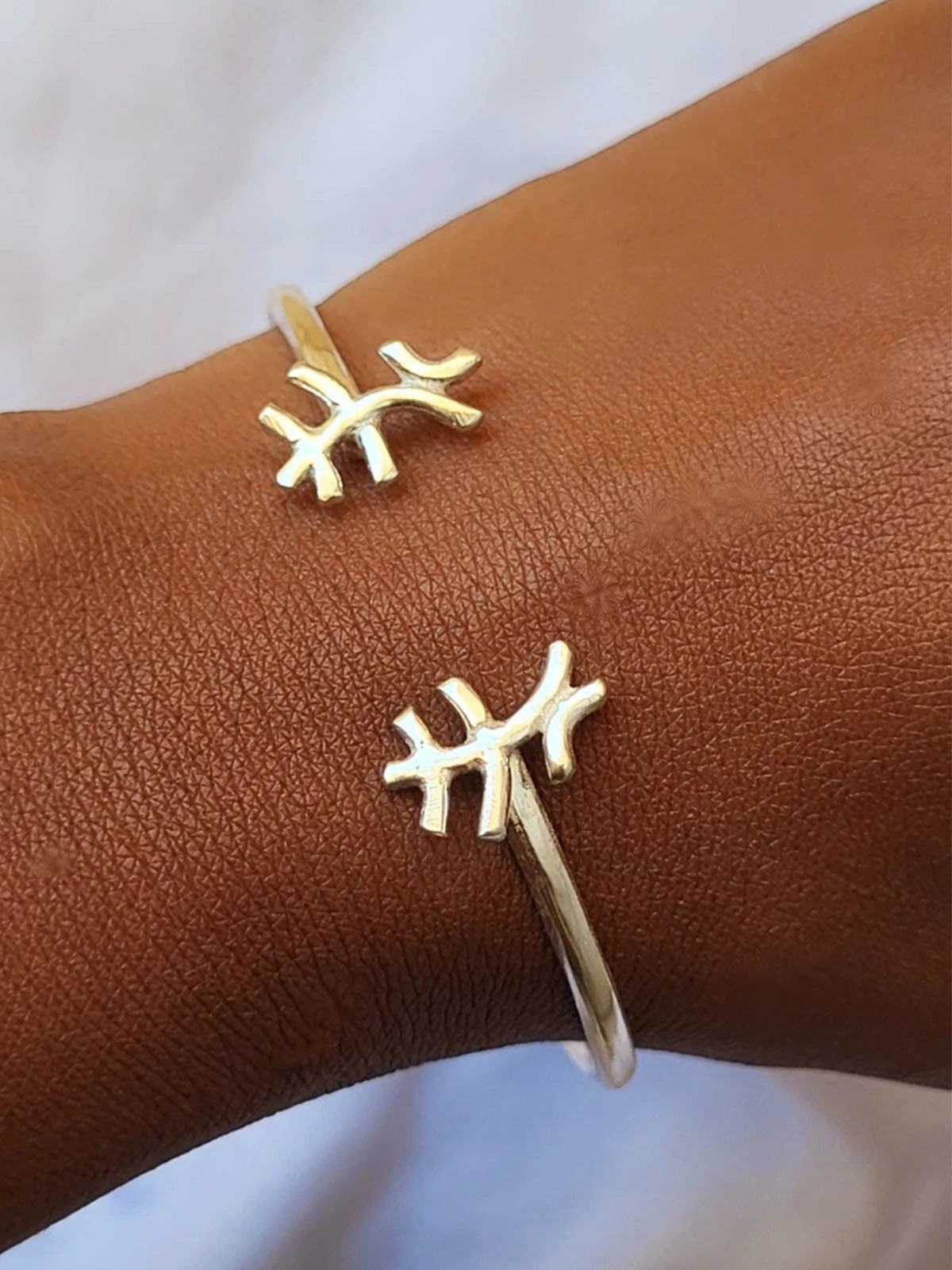 Bracelet drama small argent design faitmain artisanat senegal afrique