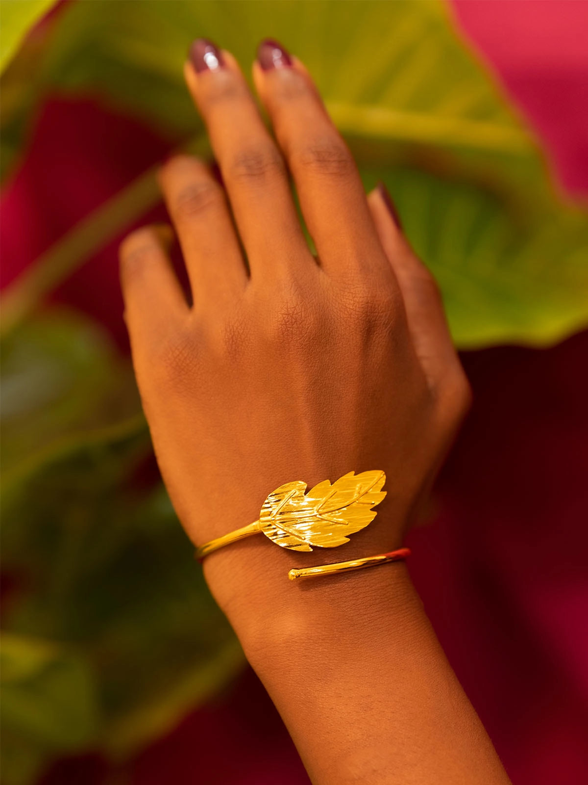 Bracelet mint bronze design faitmain artisanat senegal afrique